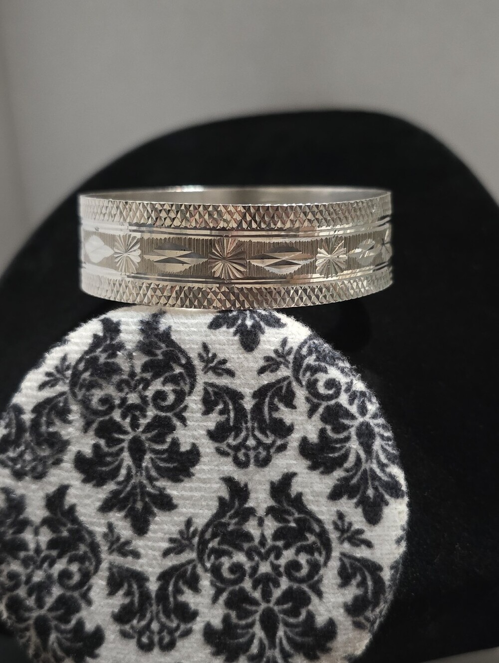 Vtg Sterling Silver Berber Bangle With Carved Pattern 7.75 Inch Inner Diameter